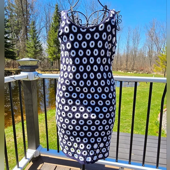 Boden Elana Crochet Navy and White dress, EUC, size 10. - Picture 3 of 14